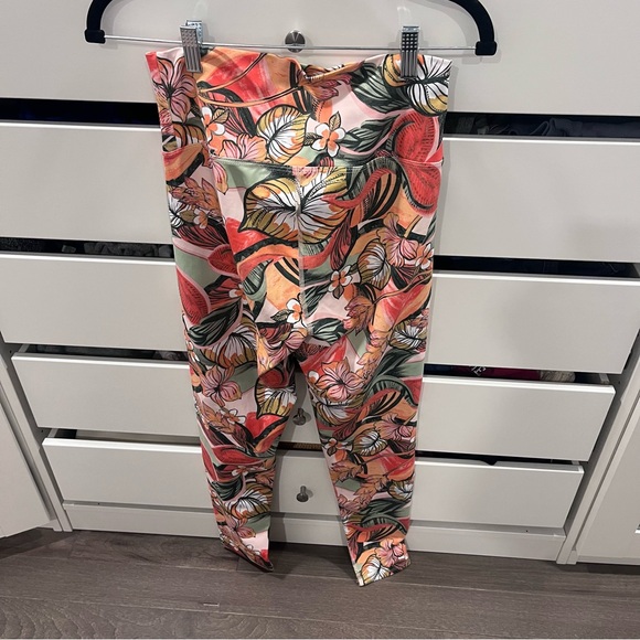 Beach Riot leggings 🌴 - Picture 5 of 5